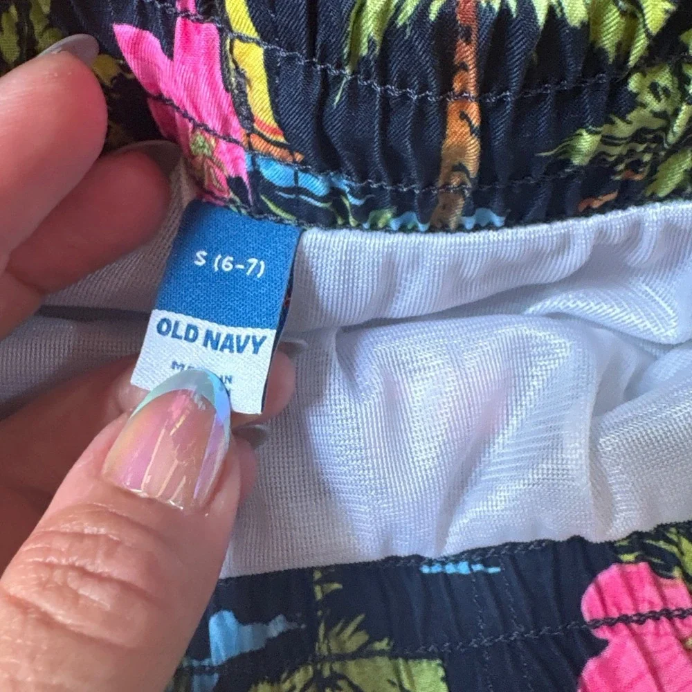 Old Navy Swim Trunks Boys Navy Tropical Floral Sailboat SIZE 6/7